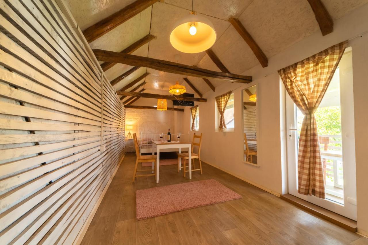 Domacinstvo Cikic Zasavica Guest House Exterior photo